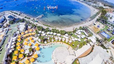 Khổng lồ người lớn khổng lồ màu xanh inflatable công viên thể thao cho đảo Wake, thể thao dưới nước thiết bị cho đại dương